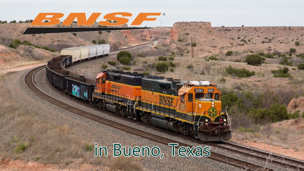 BNSF freights through Bueno, Texas