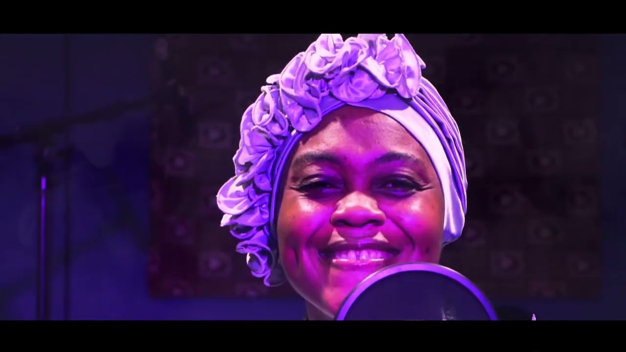 TU ES DIGNE(Clip Officiel)-PASTEUR FAITH ANNE YAO