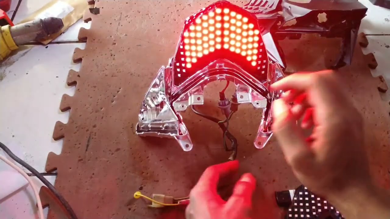 tutorial cara pasang STOPLAMP RUNNING VARIO 125 BOHLAM