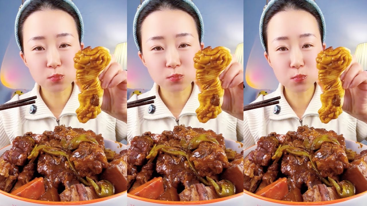 Pork curry with delicious buns