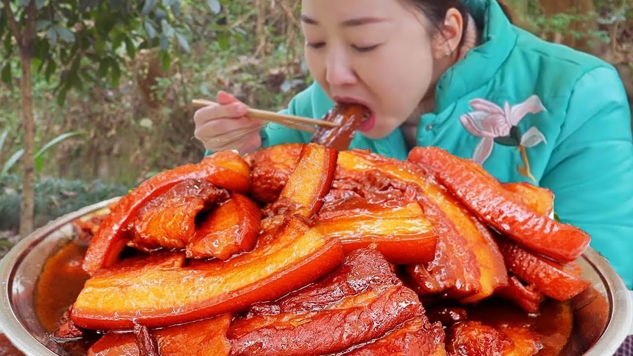 小雨和金老師拜把子，做一道“香辣把子肉”，一口咬下去滿嘴是肉真過癮！ 【市民朱小雨】
