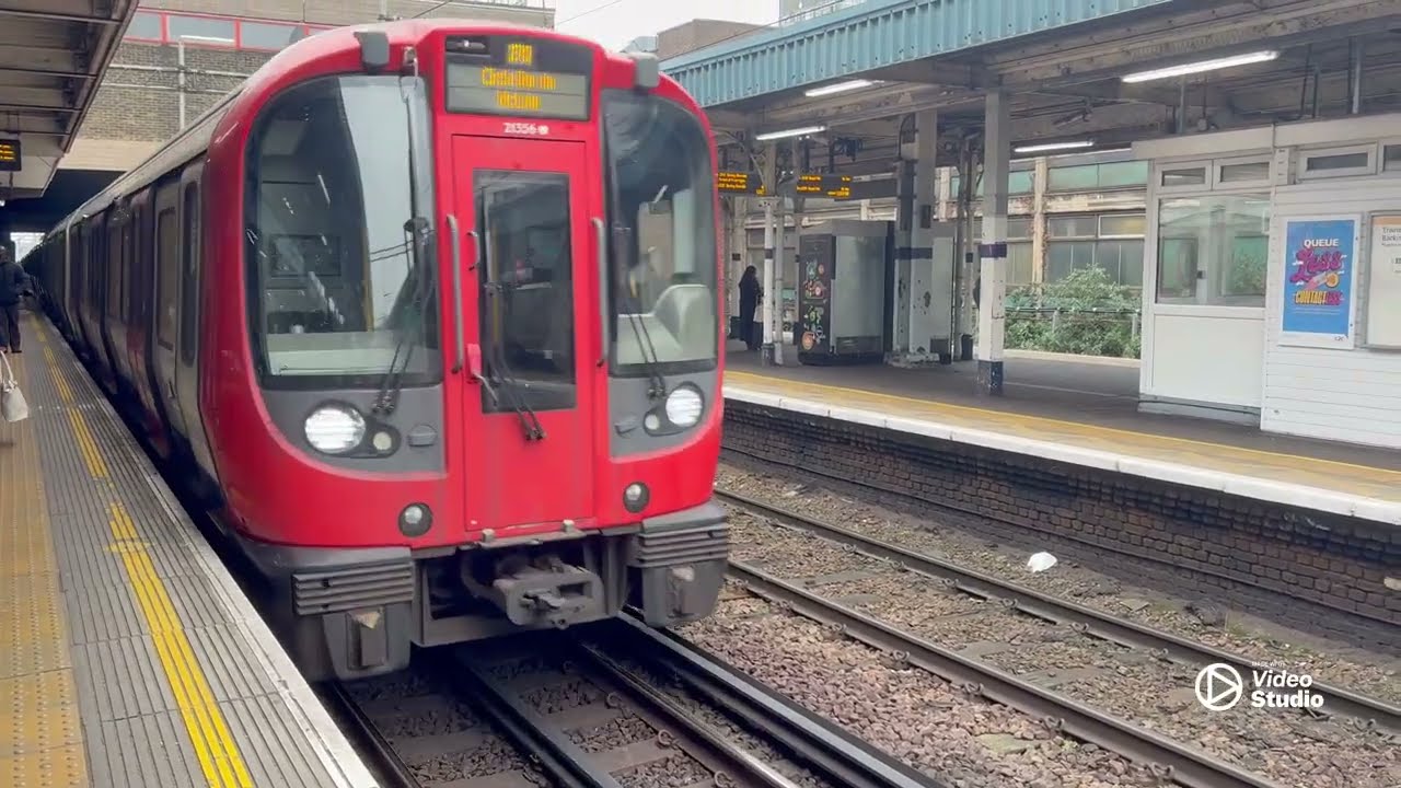 London Underground Circle line from Barking to East Ham 