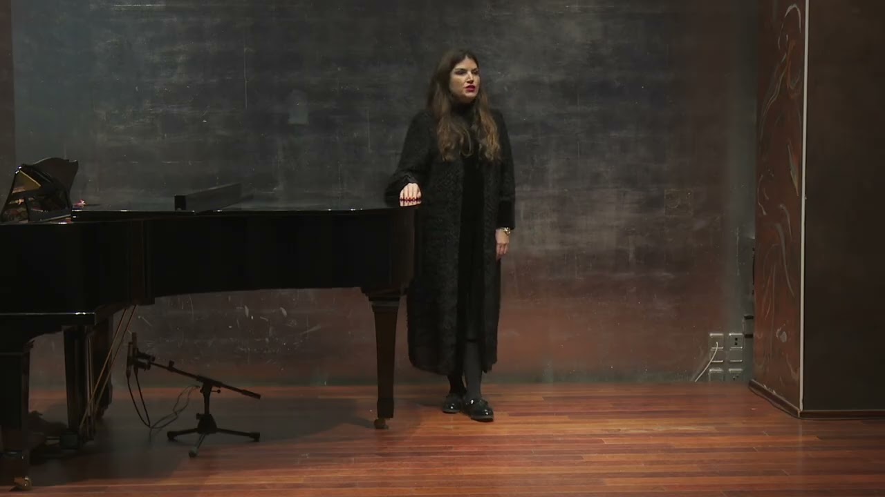 Eva Marco sings 