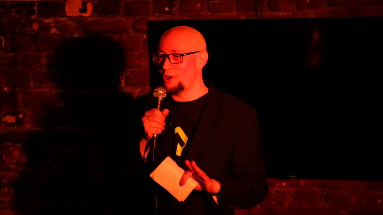 Duellen: Se Runes stand up-show