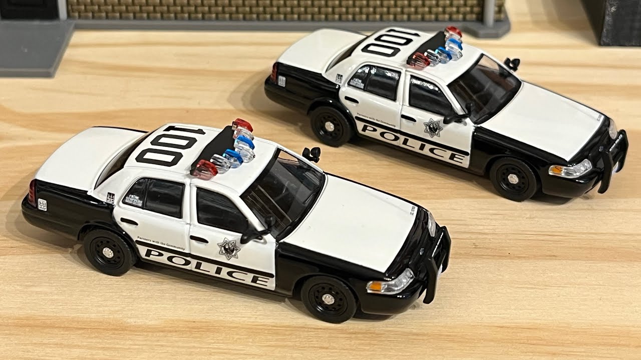596 Las Vegas Nevada Police ￼Ford Crown Victoria 1/64 Scale 