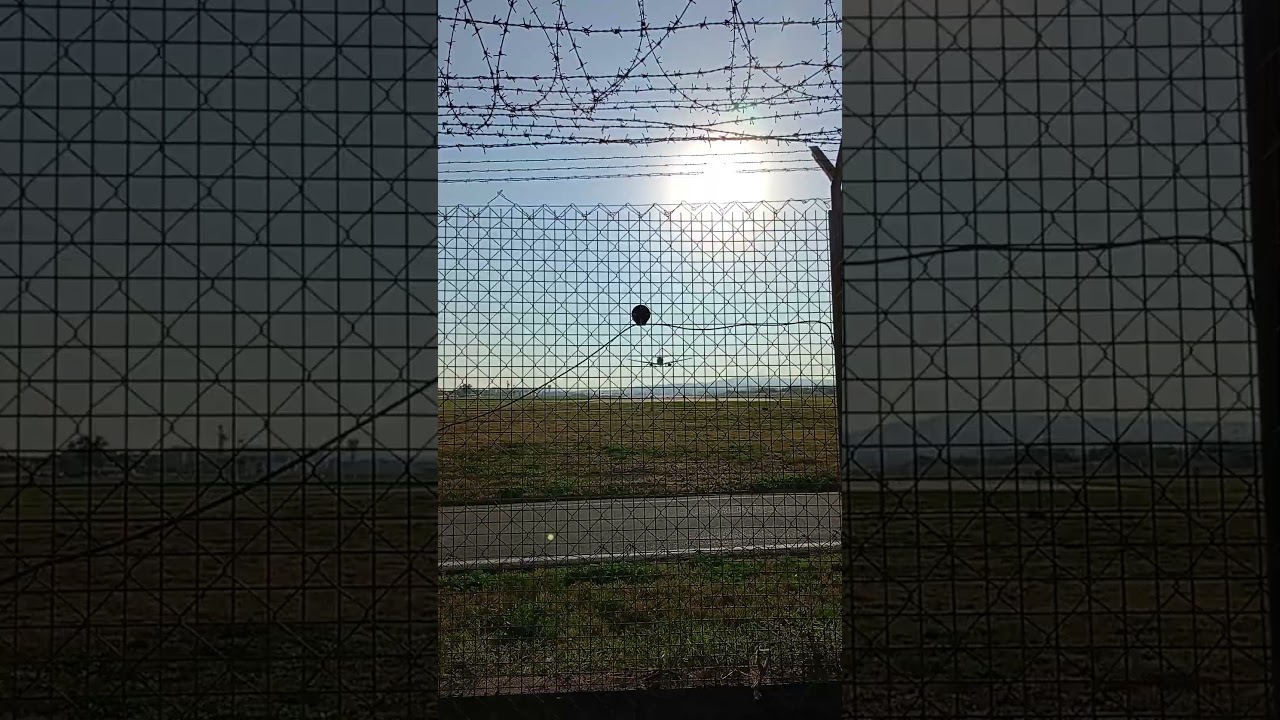 Atterraggio🛬🛬🛬 Areoporto/Capodichino Napoli Italy🌍🌐