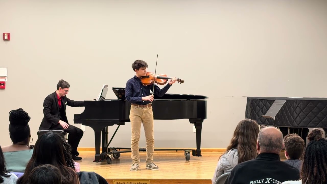 Bach Suite No. 1 in G Major- Prelude played by Amon Givler, viola 