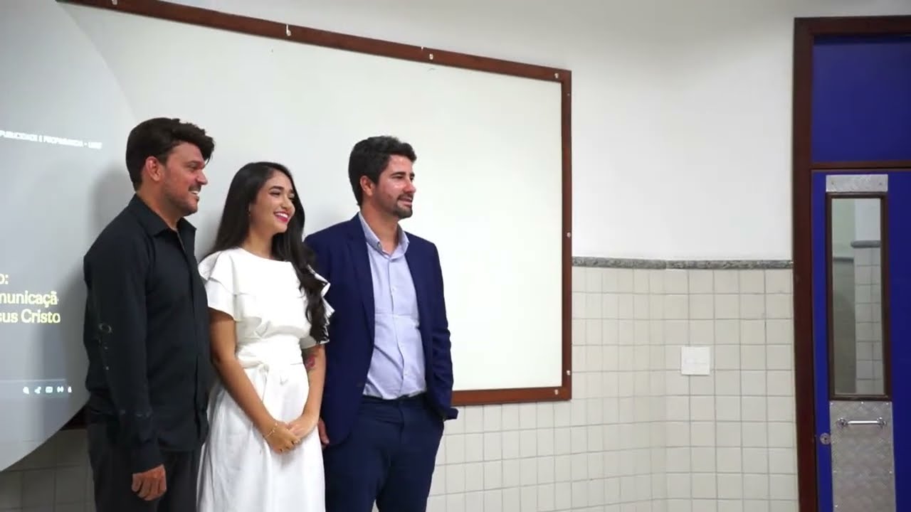 Transmissão ao vivo de Stephanie Lucena