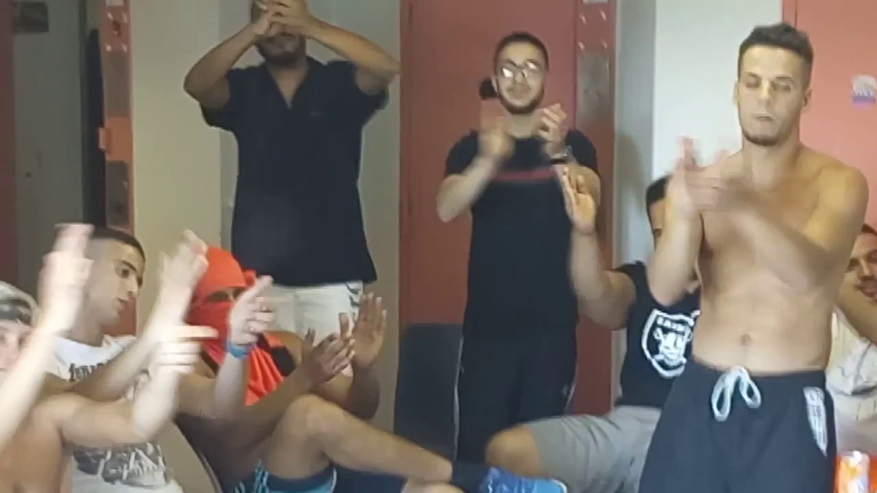 Des détenus tournent un Clip dans la prison d'Aiton