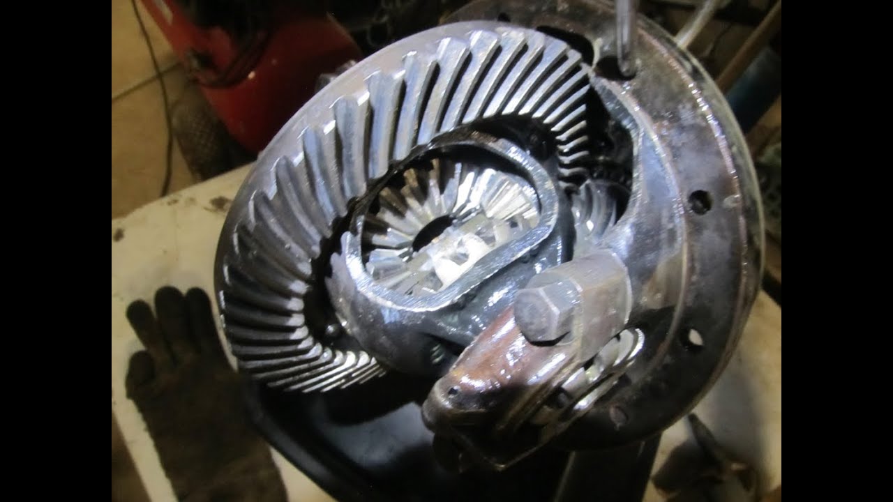 Land Rover Series 3 half shaft broken (after 45 years...)