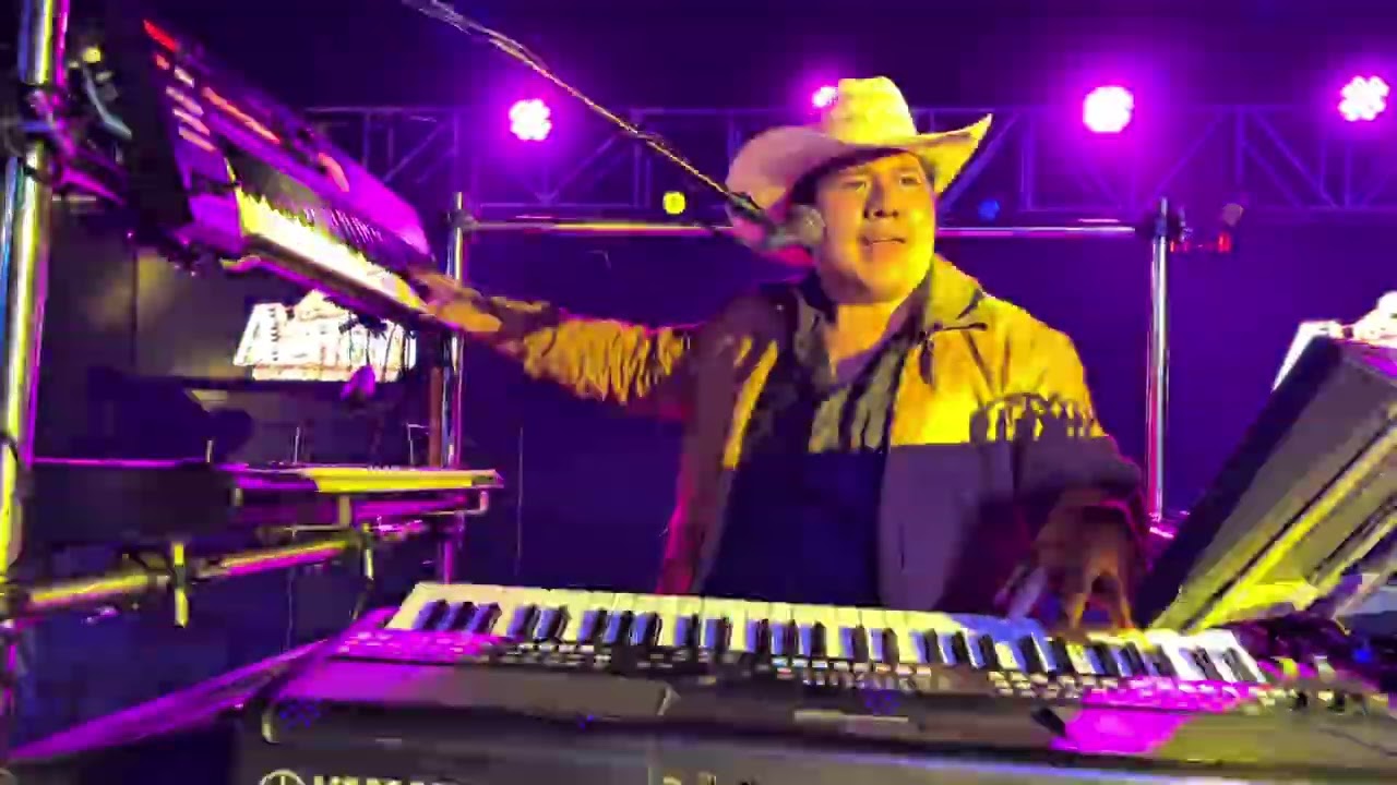  A MOVER EL CHIKISTRIKIS Y EL REY DEL SACAR PETRÓLEO _ AARÓN EL CHICO SENSACIÓN EN VIVO Agua Blanca 