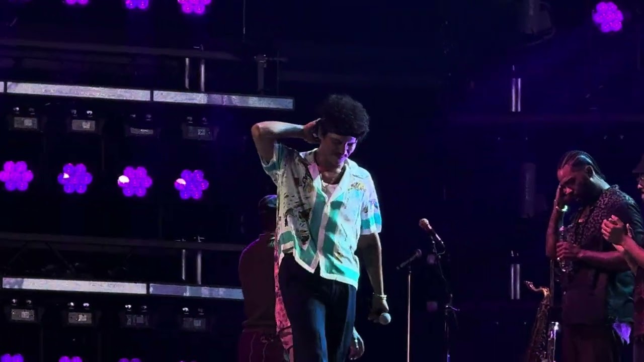 Bruno Mars in Mexico 2024 - Just The Way You Are