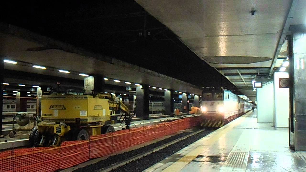E656.289 + E656.274 in partenza con l' ICN 1955 Roma Termini - Siracusa/Palermo Centrale
