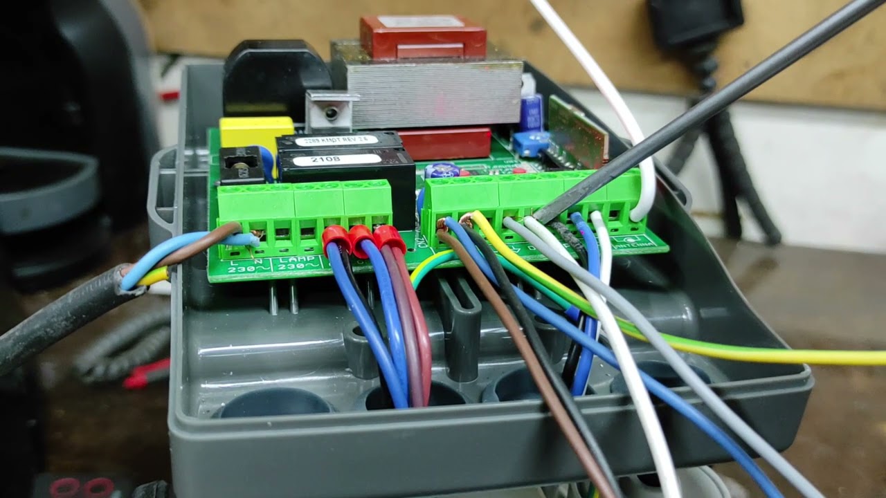 Como instalar  Fotocelula Emisor y  Receptor