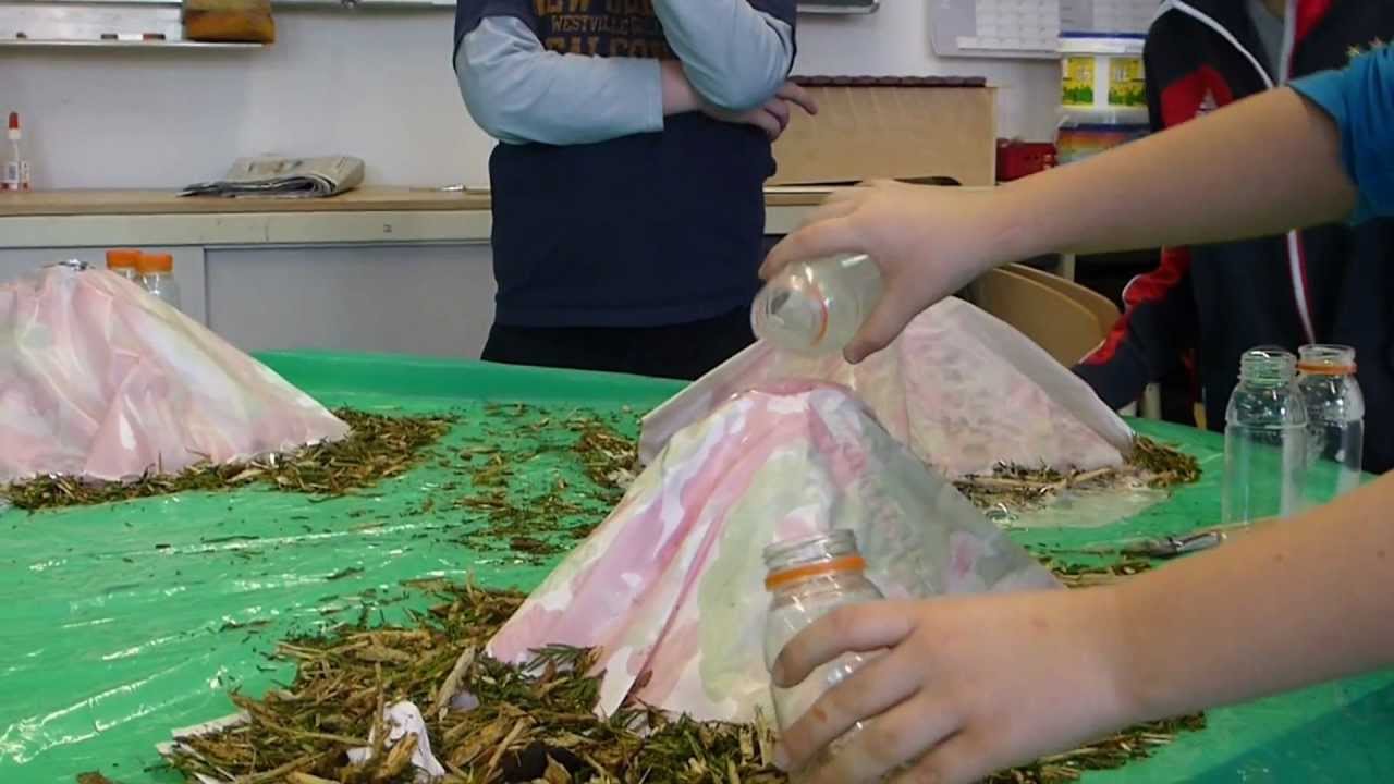 Vulkaan uitbarsting - Proefjesfabriek