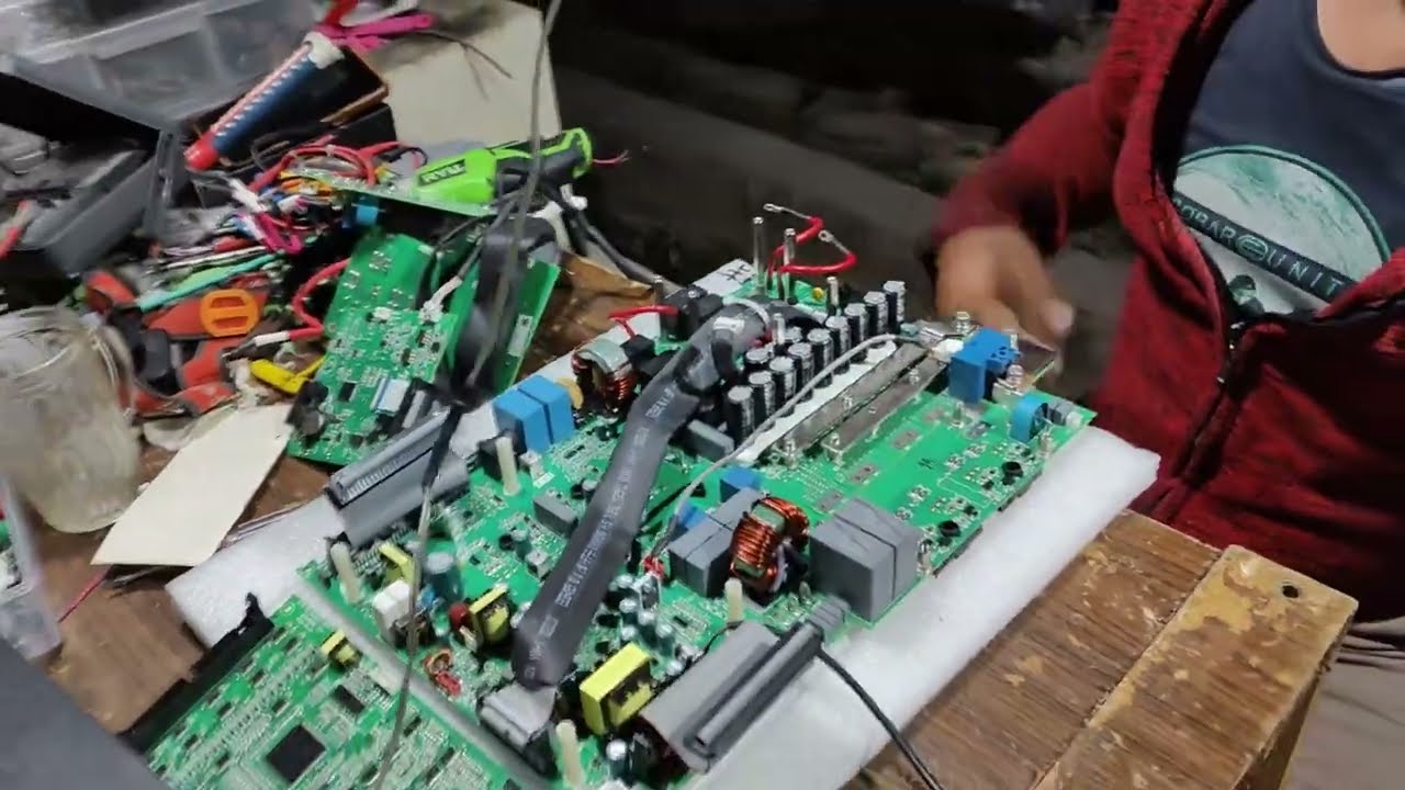 Service ringan inverter Sultan | Service Inverter Hybrid DEYE 5KVA