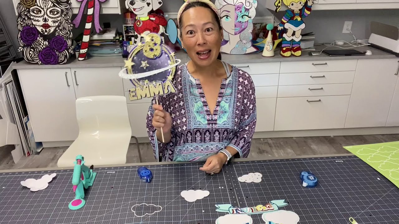 DIY - Cake Topper Shaker Rainbow Birthday Using The Cricut