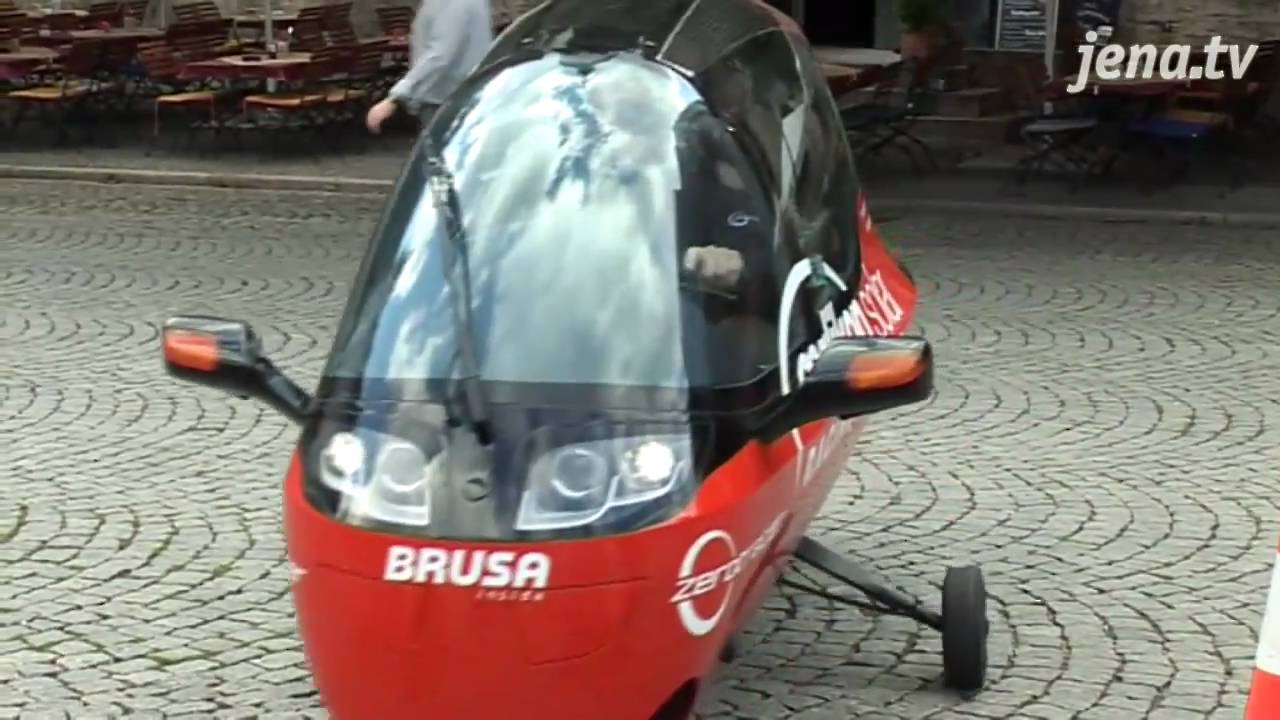 Mit Strom unterwegs: Auf dem Marktplatz machten Hightech-Elektrofahrzeuge Halt