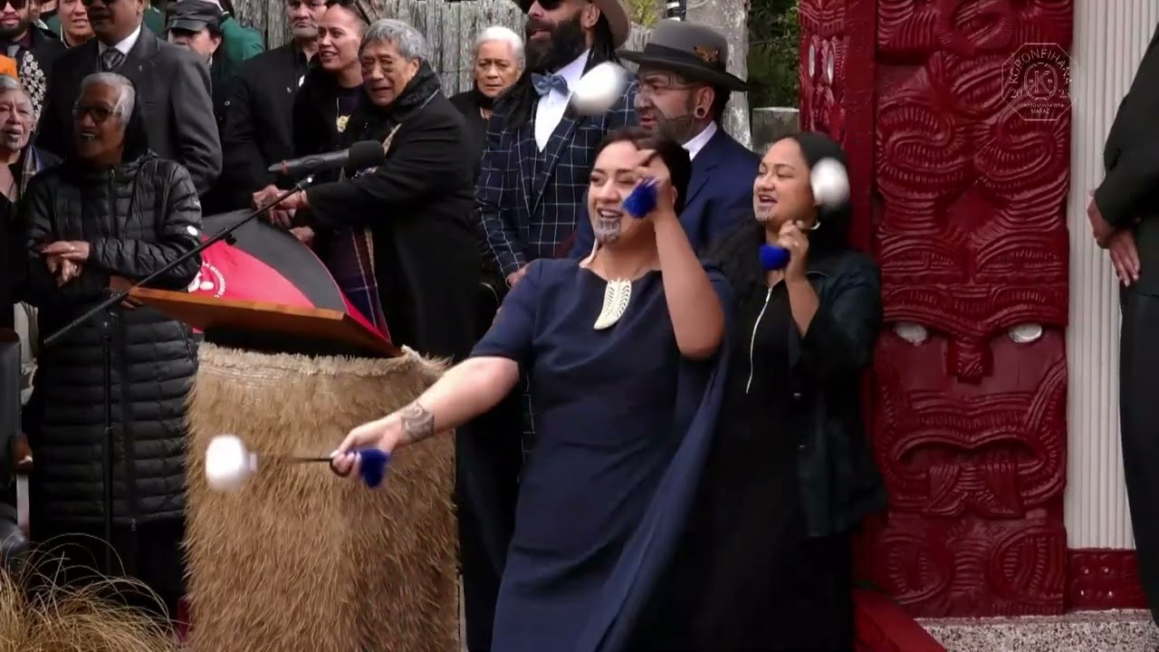 Te Arikinui Kuini Nga wai hono i te po and Tainui perform poi at Koroneihana