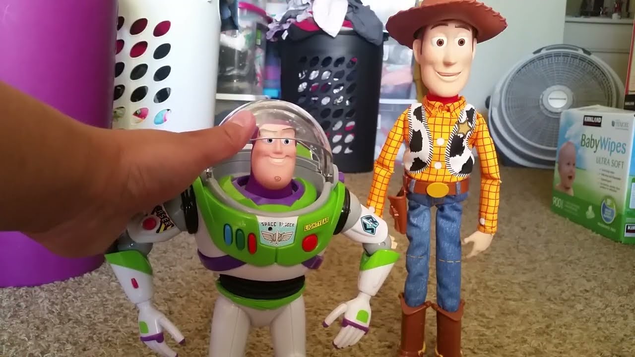 Throwback Review: Thinkway Toys Toy Story 4 Interactive Drop Down Woody and Buzz Lightyear Toys