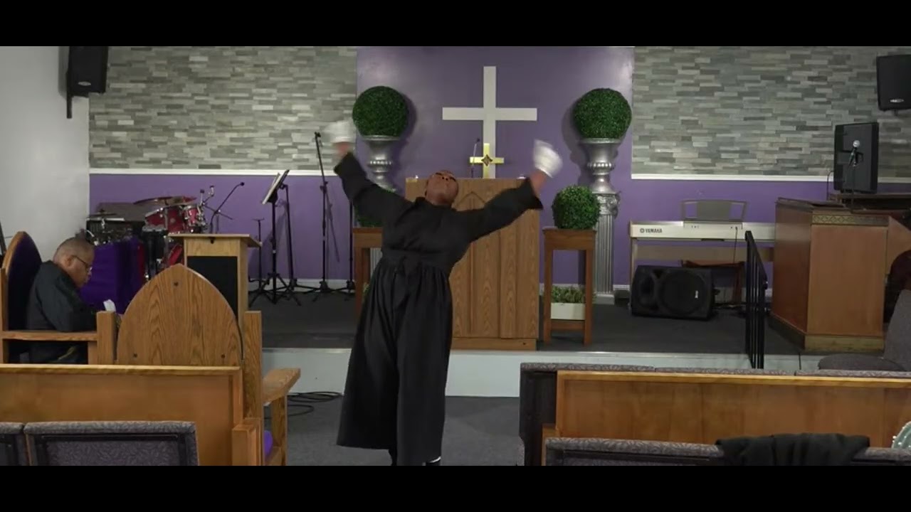 John P. Kee - We made it (live) praise dance 