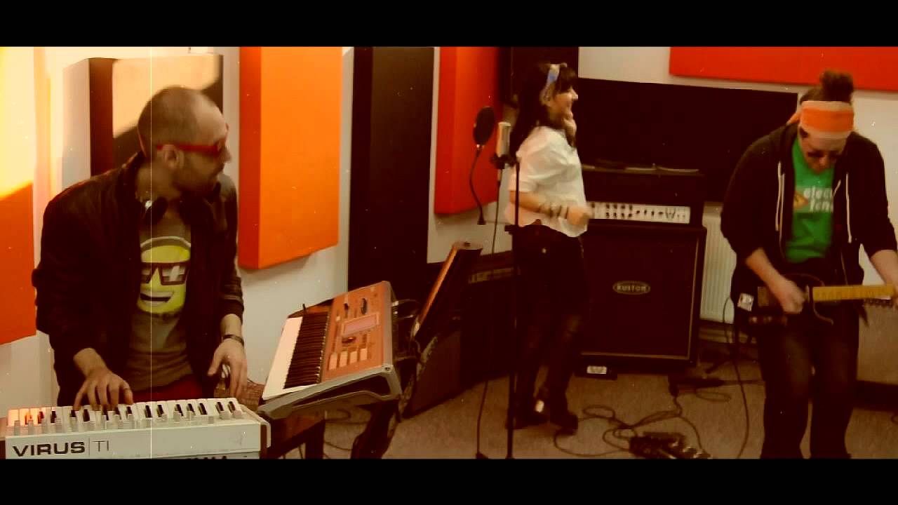 Electric Fence - I Feel Good ( James Brown cover - New Oldies part 3 )