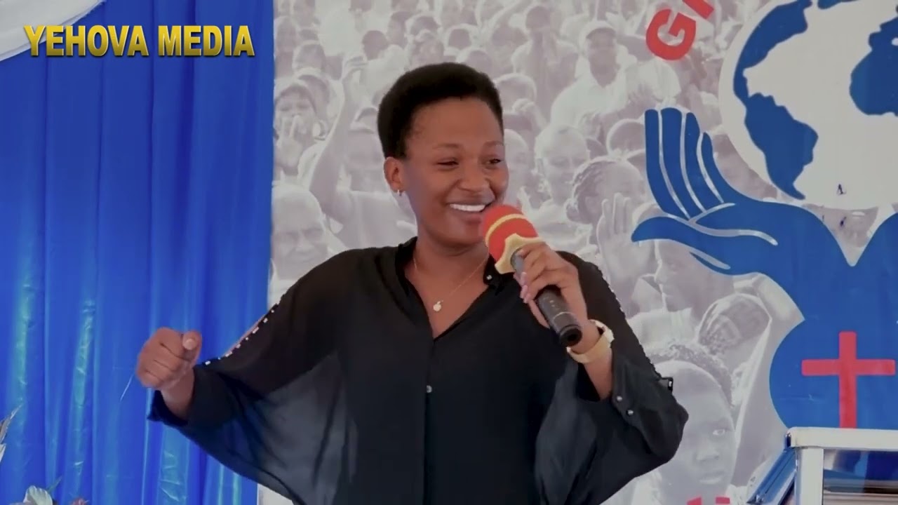 TAZAMA ALICHOKIFANYA BEATRICE MWAIPAJA ALIPOIMBA WIMBO WA DHAHABU