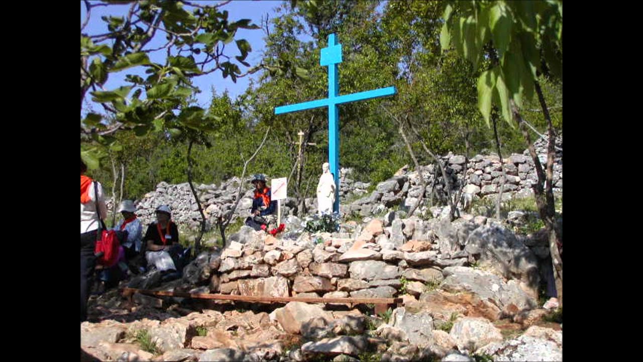MARY'S WAY OF THE CROSS
