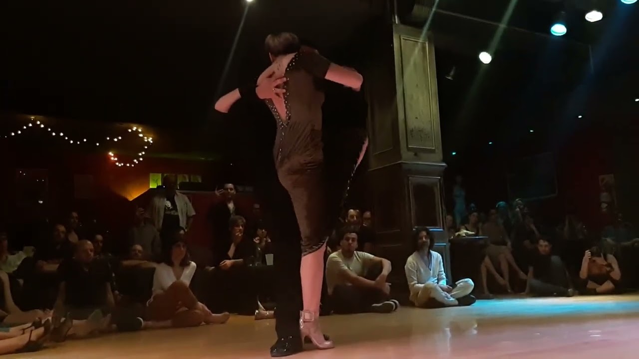 Max Piero Vera Ramirez y Jeannette Erazú - En esta tarde gris