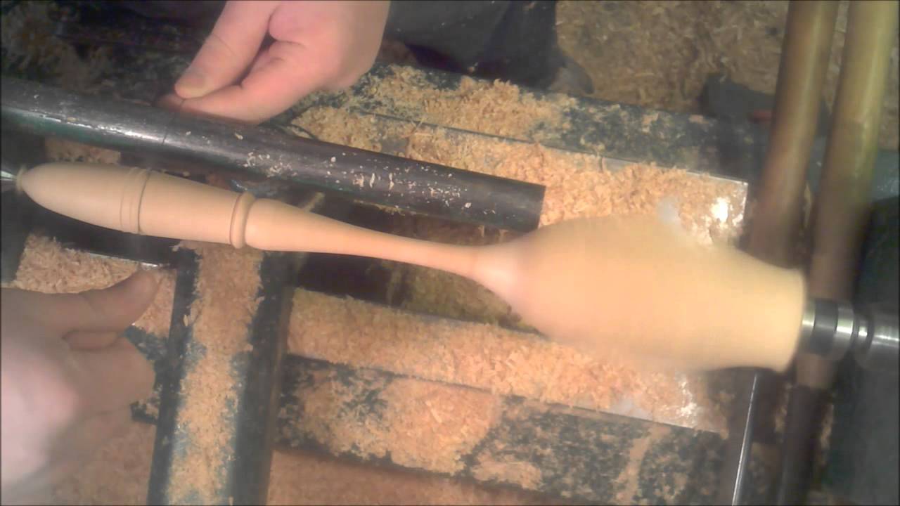 Turning an Oak Spoon (With Commentary)