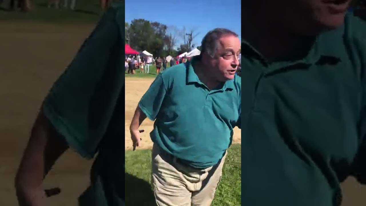 Marty Grabstein aka Courage the Cowardly Dog says Hi to Bella