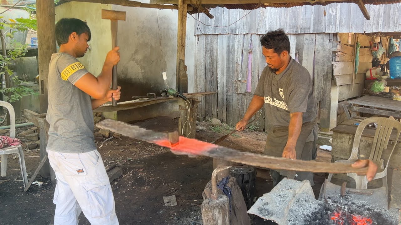 Knife Making | Forging A Powerful Machete From The Longest Steel Bar