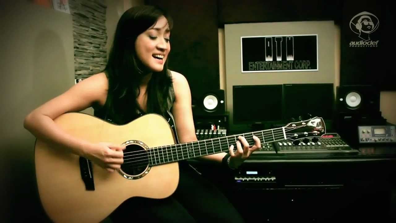 Have Yourself A Merry Little Christmas (cover) - Julianne