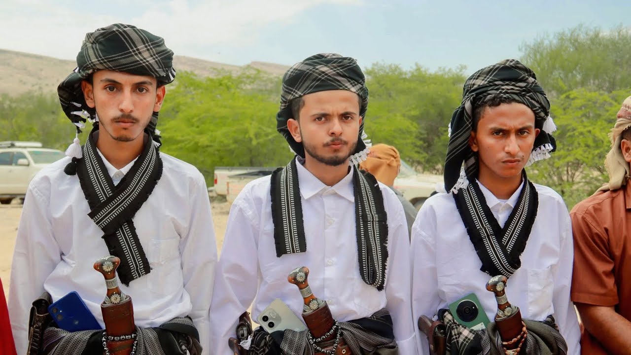 جانب من الزامل الذي اقيم بمناسبة زواج ابناء ال.عوفة الطلاسي .حمزة مهدي و احمد خالد وخطاب خالد مهدي