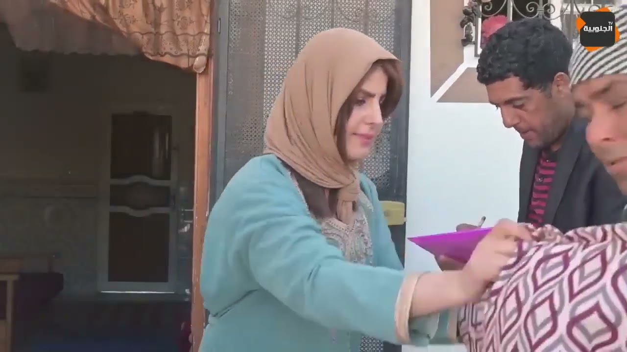 مرت النقار تقنع فيه باش يشريلها مكياج من عند شادلية لي تسلع من الجزائر🤣🤣