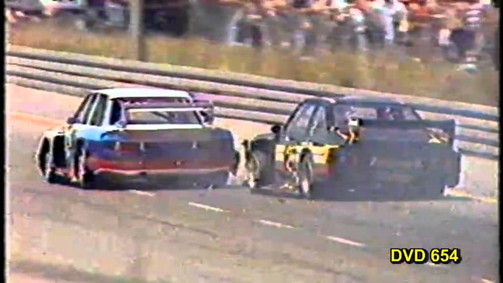 BMW Junior attacks FORD Zakspeed