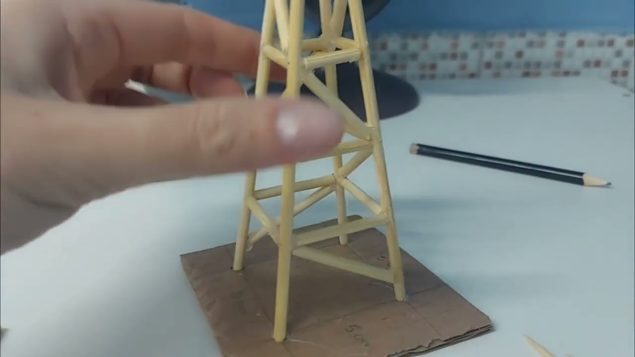 Torre de energia elétrica. Torre de transmissão para maquete.