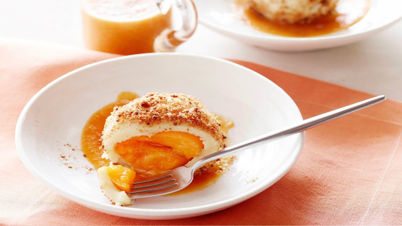 Wachauer Aprikosenknodel (Apricot Dumplings)