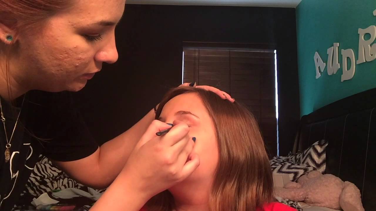 Doing My Friend's Makeup (High school/Middle school)