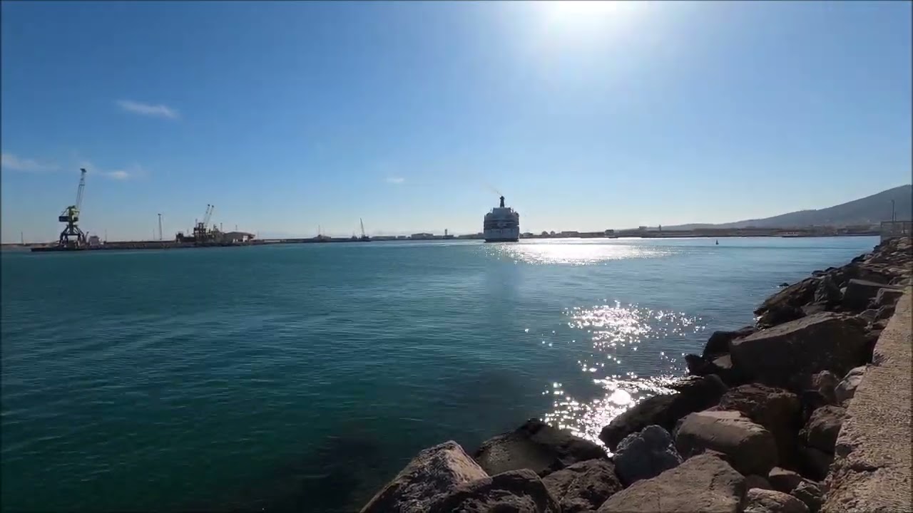 GNV Atlas atracando en el puerto de Nador Rampa 1