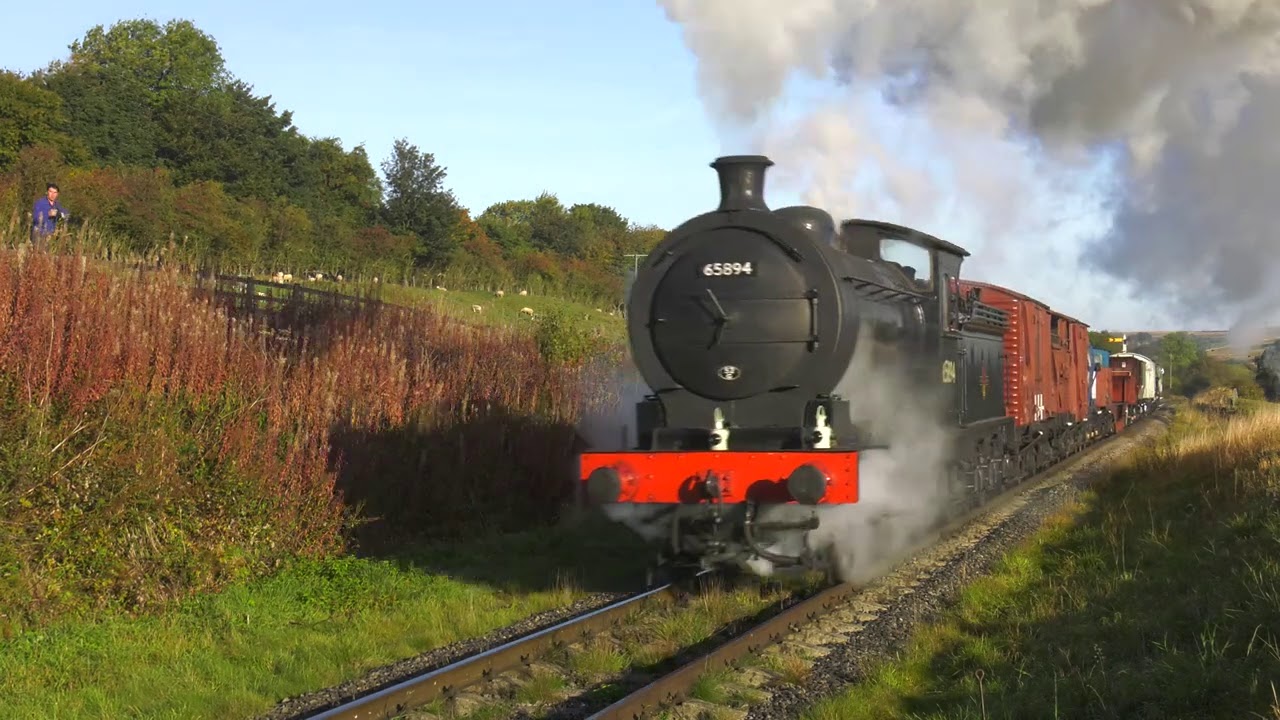 J27 No 65894 on the freight service at the NYMR Autumn Steam Gala