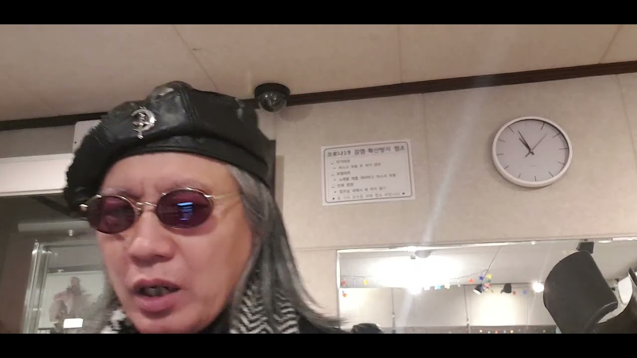 리드보컬[쭈니1]단독샷, 방배동 필카페 킹스밴드 [그집앞] 리드기타 조석철 세컨기타 김동숙 베이스 조창운 키보드 이상웅 파워드러머 최성덕 킹스6인조밴드