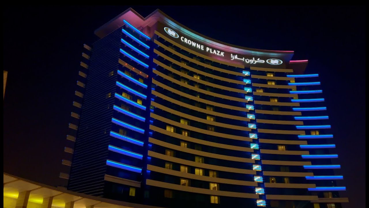 Дубай Hotel CROWNE PLAZA Dubai- Festival City территория, бассейн и округа местности маленько