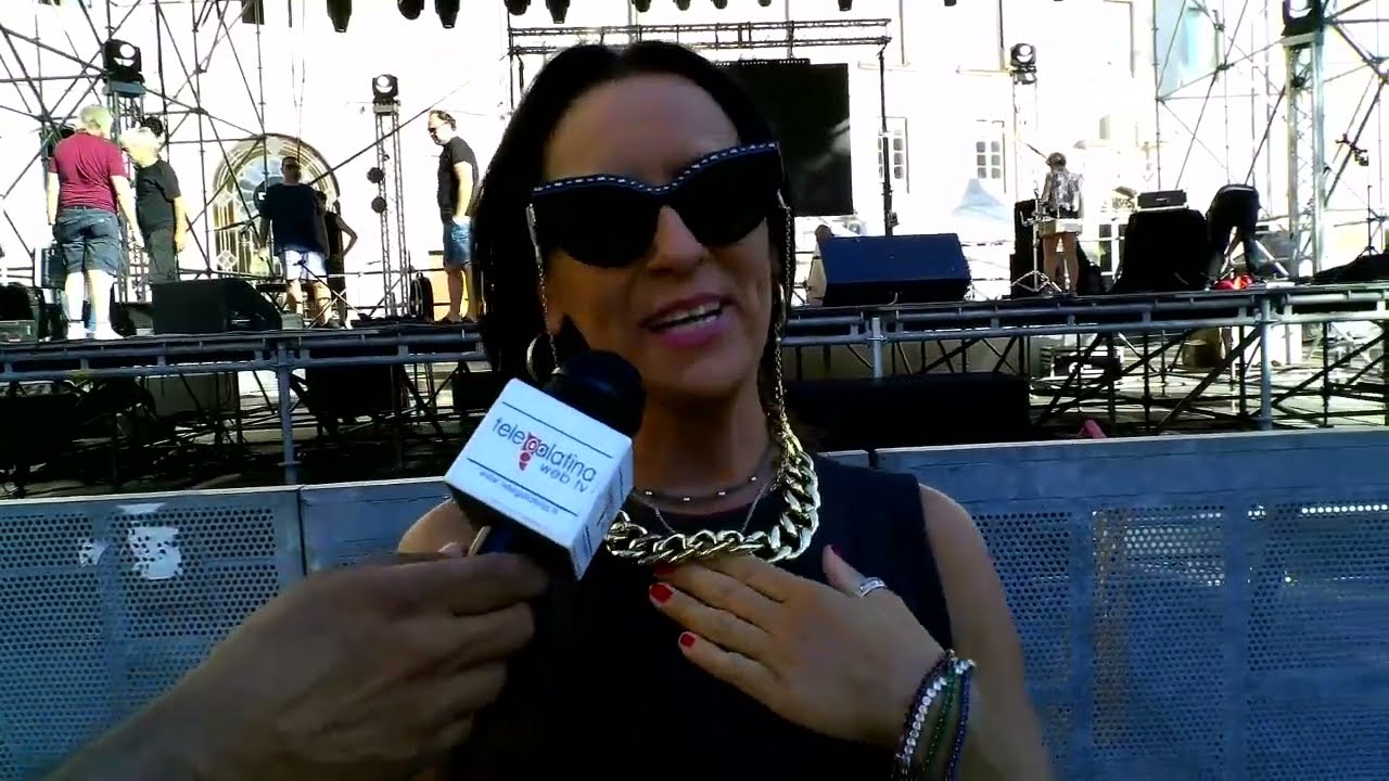 Michela Borgia canta il suo Tributo nazionale della grande Mina 2025 a Galatina