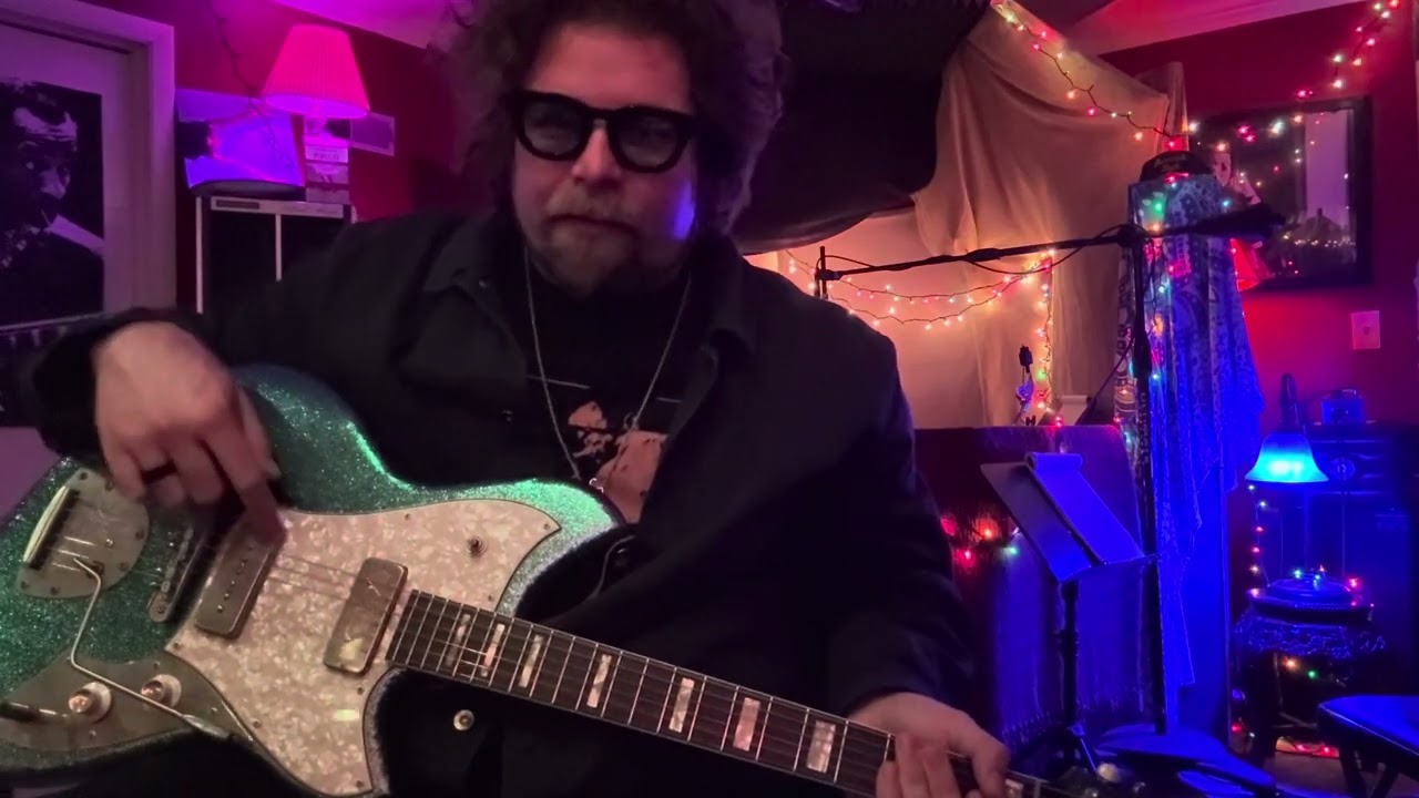 JD Simo Greasy Time #21 Springsteen, Luther Dickinson Tour Dates and falling in love w Novo Guitars!