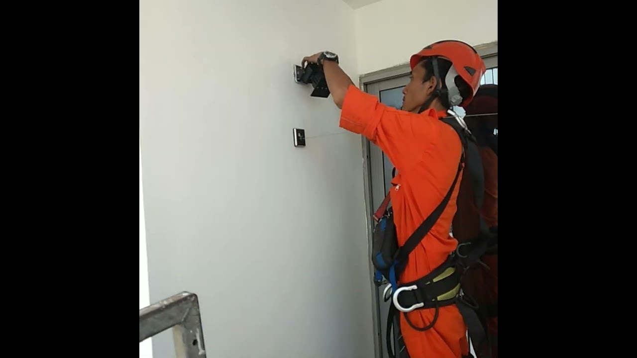 pekerjaan  teknisi gondola #Enginering#Teknisigedung#Gondola