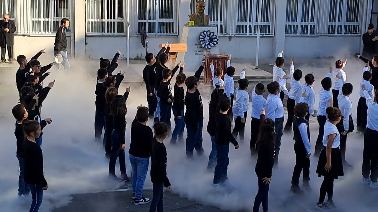 (MUHTEŞEM)  10 KASIM GÖSTERİSİ FİKİRLER ÖLMEZ  4.SINIFLAR