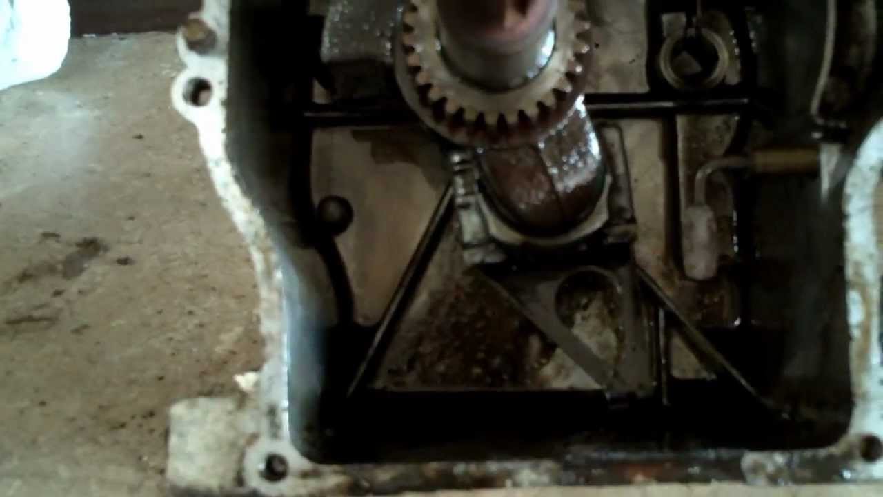 BOLT BY BOLT ENGINE TEARDOWN ON AN OLDER 5HP BRIGGS AND STRATTON L HEAD ENGINE