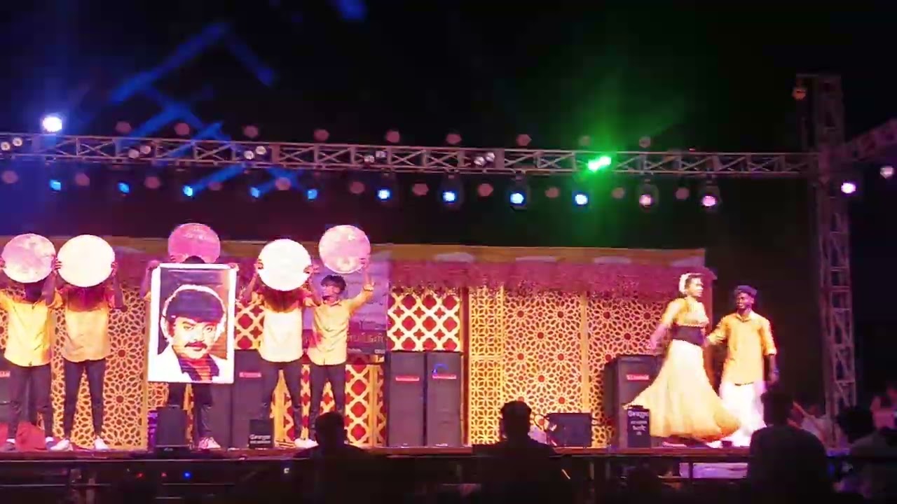Sendhoora paandikkoru sodi kili song adalpadal stage dance @TN51Entertainer