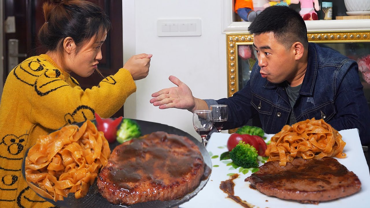 Креативный ужин, стейк из черного перца + лапша из индейки, красное вино, подается с арахисом, круто